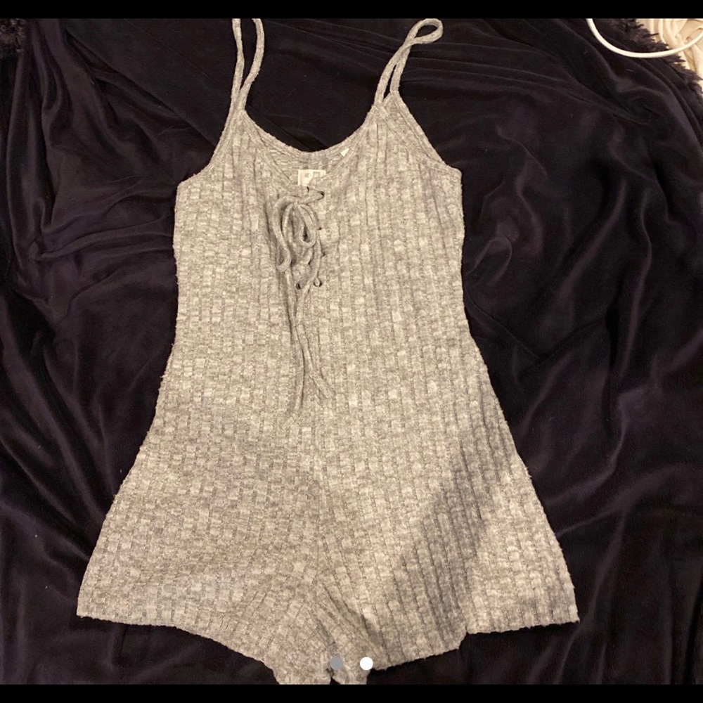 romper - Picture 2 of 2